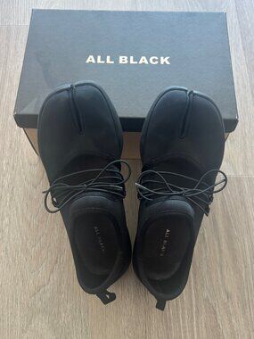 ALL BLACK Split Toe Casual Shoes – Black, Size 39
